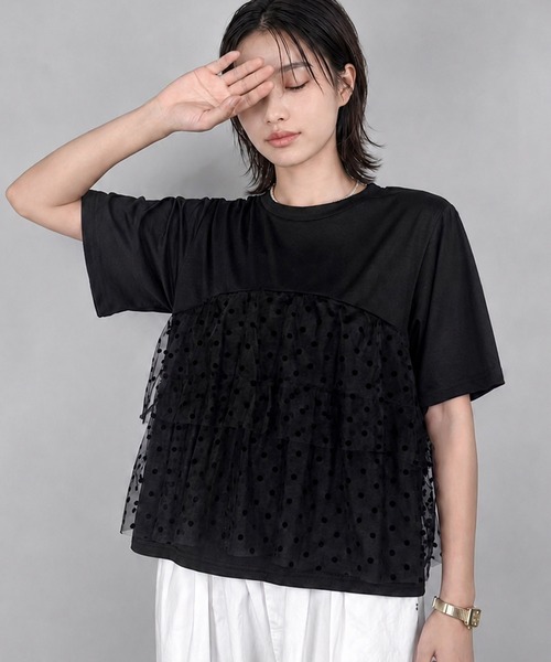 attiree（アティレー）の「ドットチュールフリル付きＴシャツ（Tシャツ/カットソー・レディース・ブラック/ホワイト・FREE）」の2枚目の写真