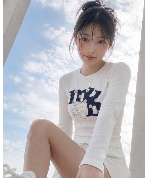 muahmuah（ムーアムーア）の「ドットAフラワーパッチ長袖Tシャツ[ホワイト]（Tシャツ/カットソー・レディース・その他・FREE）」の12枚目の写真