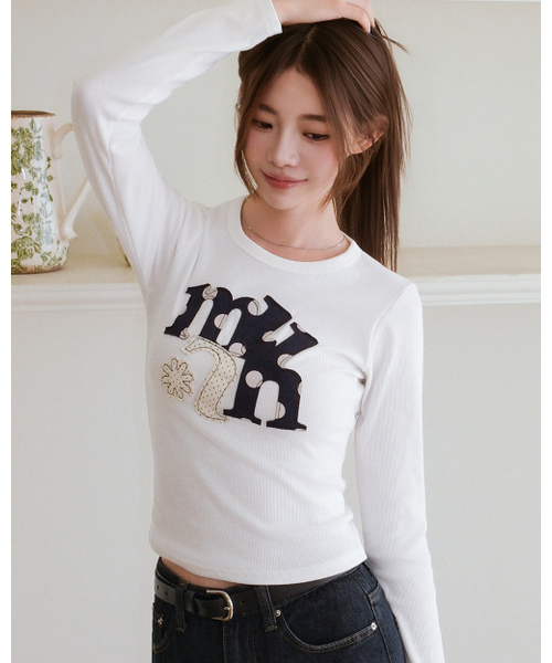 muahmuah（ムーアムーア）の「ドットAフラワーパッチ長袖Tシャツ[ホワイト]（Tシャツ/カットソー・レディース・その他・FREE）」の2枚目の写真