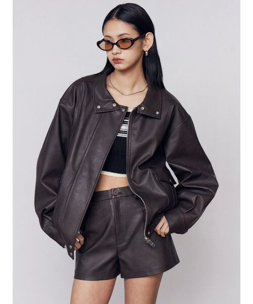 EMODA(エモダ)の「FAUXレザーショートパンツ(その他パンツ・レディース・ベージュ/ブラウン/ブラック・SMALL/MEDIUM)」の9枚目の写真