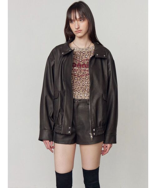 EMODA(エモダ)の「FAUXレザーショートパンツ(その他パンツ・レディース・ベージュ/ブラウン/ブラック・SMALL/MEDIUM)」の16枚目の写真