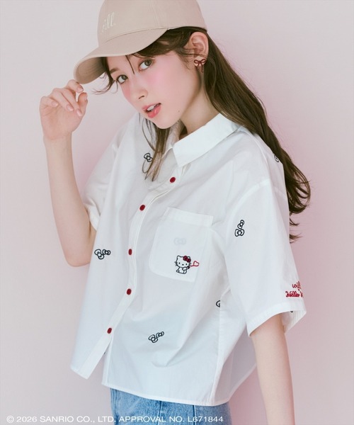 WILLSELECTION(ウィルセレクション)の「WILLSELECTION×HELLO KITTY 刺繍クロップドシャツ(シャツ/ブラウス・レディース・ブルー/ピンク/オフホワイト・FREE)」の1枚目の写真