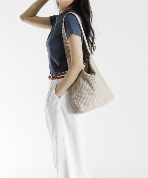 GREEN STUFF(グリーンスタッフ)の「seem full bag 62 - random pleats beige(ショルダーバッグ・レディース・その他・FREE)」の5枚目の写真