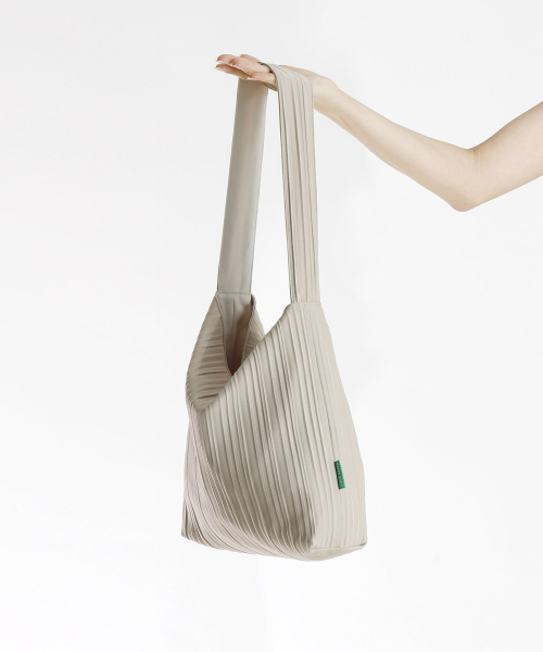 GREEN STUFF(グリーンスタッフ)の「seem full bag 62 - random pleats beige(ショルダーバッグ・レディース・その他・FREE)」の7枚目の写真