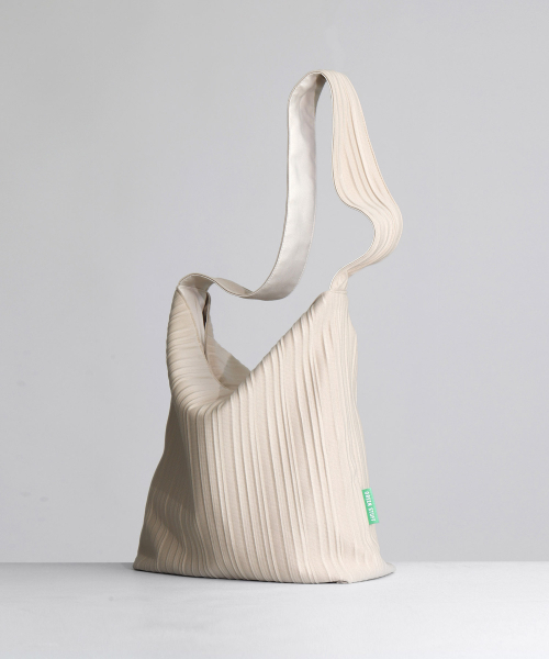 GREEN STUFF(グリーンスタッフ)の「seem full bag 62 - random pleats beige(ショルダーバッグ・レディース・その他・FREE)」の8枚目の写真