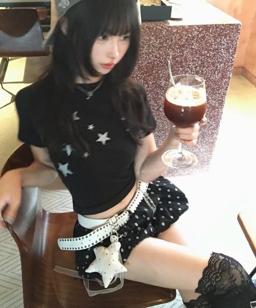 FREE STYLISTS(フリー スタイリスト)の「Y2K スター柄 スリムフィット 締め付け感なし スタイルアップ 万能 Tシャツ 学生 デイリー カジュアル お出かけ レディース(Tシャツ/カットソー・レディース・ブラック/ホワイト・M/S)」の8枚目の写真
