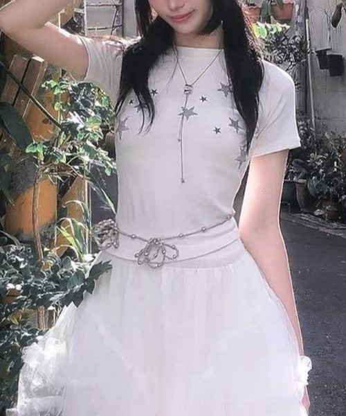 FREE STYLISTS(フリー スタイリスト)の「Y2K スター柄 スリムフィット 締め付け感なし スタイルアップ 万能 Tシャツ 学生 デイリー カジュアル お出かけ レディース(Tシャツ/カットソー・レディース・ブラック/ホワイト・M/S)」の5枚目の写真