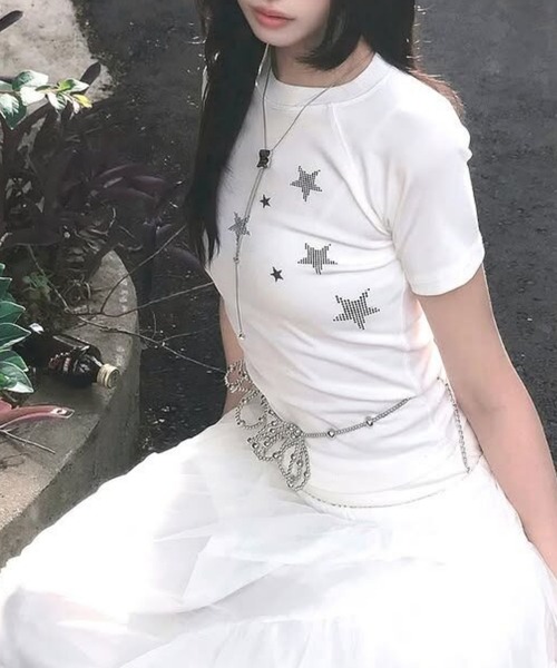 FREE STYLISTS(フリー スタイリスト)の「Y2K スター柄 スリムフィット 締め付け感なし スタイルアップ 万能 Tシャツ 学生 デイリー カジュアル お出かけ レディース(Tシャツ/カットソー・レディース・ブラック/ホワイト・M/S)」の6枚目の写真