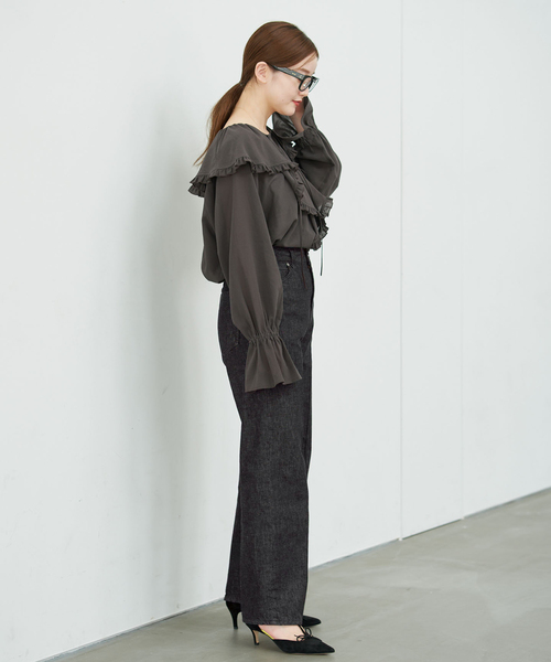 IENA（イエナ）の「クリースデニムパンツ（デニムパンツ・レディース・ブラック/ネイビー・38/36/34/40）」の22枚目の写真