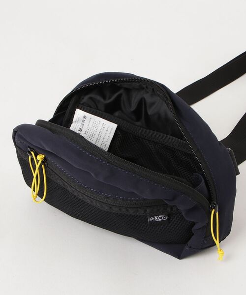 KEEN（キーン）の「NYLON HIP BAG / ナイロン ヒップ バッグ（ショルダーバッグ・レディース・ネイビー・OS）」の4枚目の写真