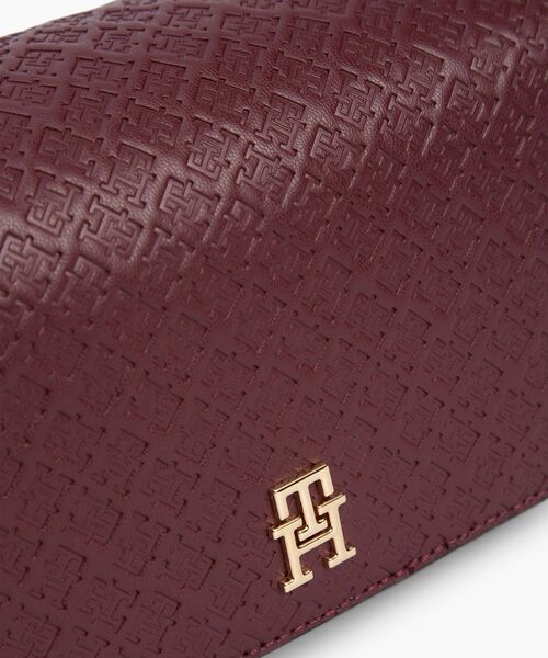 TOMMY HILFIGER(トミーヒルフィガー)の「ヒルフィガーアイコン コンバーチブルショルダーバッグ(ショルダーバッグ・レディース・ネイビー/ワイン系2・FREE)」の6枚目の写真