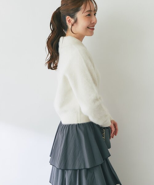 La boutique BonBon(ラブティックボンボン)の「ヘアリーウールカシミヤ混FUR加工衿付きカーディガン(ニット/セーター・レディース・ブルー系その他/オフホワイト/ピンク・FREE)」の5枚目の写真