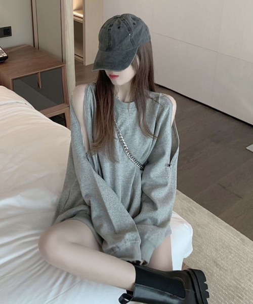 Flugge(フラッジー)の「2wayオフショルスウェットトップス(スウェット・レディース・グレー/ブラック・LARGE/MEDIUM)」の16枚目の写真