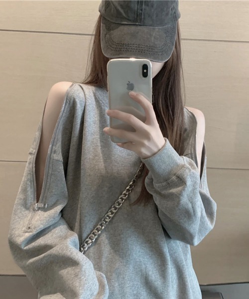 Flugge(フラッジー)の「2wayオフショルスウェットトップス(スウェット・レディース・グレー/ブラック・LARGE/MEDIUM)」の9枚目の写真