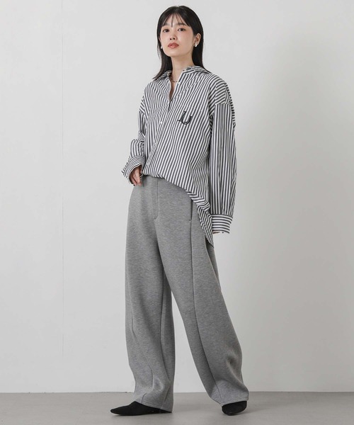 Gready Brilliant(グレディブリリアン)の「刺繍BASICシャツ(シャツ/ブラウス・レディース・サックスブルー/オフホワイト/ストライプ・38)」の4枚目の写真