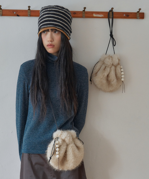 POESIEDAME(ポエジダム)の「FUR BUD BAG IN BAKED CREAM(メッセンジャーバッグ・レディース・その他・FREE)」の3枚目の写真