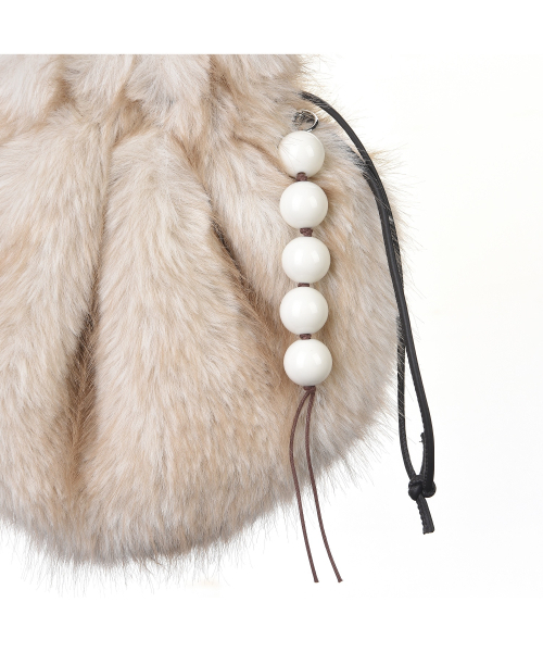 POESIEDAME(ポエジダム)の「FUR BUD BAG IN BAKED CREAM(メッセンジャーバッグ・レディース・その他・FREE)」の5枚目の写真
