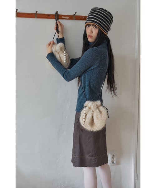 POESIEDAME(ポエジダム)の「FUR BUD BAG IN BAKED CREAM(メッセンジャーバッグ・レディース・その他・FREE)」の11枚目の写真