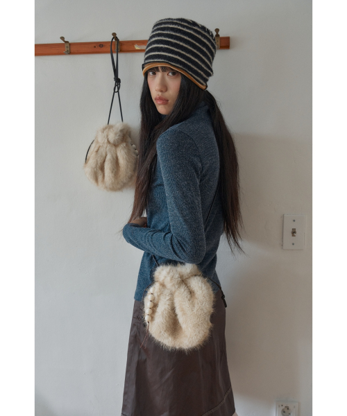 POESIEDAME(ポエジダム)の「FUR BUD BAG IN BAKED CREAM(メッセンジャーバッグ・レディース・その他・FREE)」の12枚目の写真