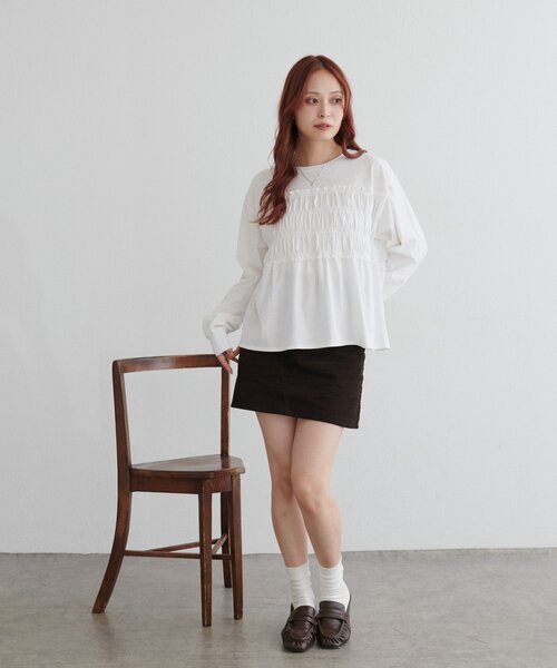 DISCOAT(ディスコート)の「シャーリングプルオーバー(Tシャツ/カットソー・レディース・チャコールグレー/ネイビー/アイボリー/オフホワイト・FREE)」の5枚目の写真