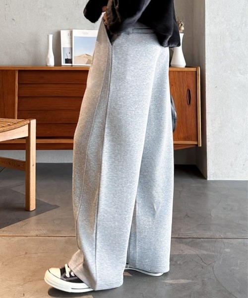 Eclat one(エクラワン)の「【Eclat one】バレルレッグ スウェット パンツ(その他パンツ・レディース・ブラック/アイボリー/杢グレー・FREE)」の13枚目の写真