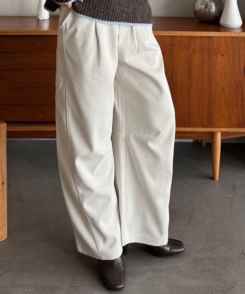 Eclat one(エクラワン)の「【Eclat one】バレルレッグ スウェット パンツ(その他パンツ・レディース・ブラック/アイボリー/杢グレー・FREE)」の16枚目の写真