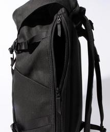 WHITE MOUNTAINEERING（ホワイトマウンテニアリング）の「○White