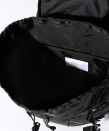 WHITE MOUNTAINEERING（ホワイトマウンテニアリング）の「○White