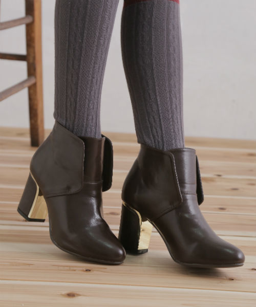 Noubel Voug Relax(ヌーベルヴォーグリラックス)の「Noubel Voug Relax(ヌーベル ヴォーグ リラックス)/ブルーチャ―風シンプルショートブーツ(ブーツ・レディース・ダークブラウン/ベージュ系その他/ブラック・L/S/LL/M)」の1枚目の写真