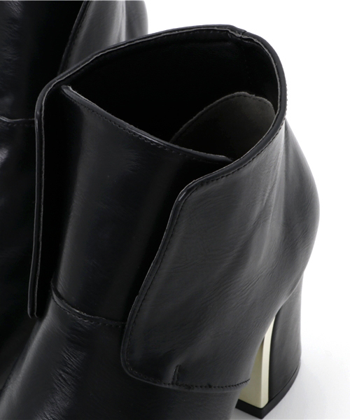 Noubel Voug Relax(ヌーベルヴォーグリラックス)の「Noubel Voug Relax(ヌーベル ヴォーグ リラックス)/ブルーチャ―風シンプルショートブーツ(ブーツ・レディース・ダークブラウン/ベージュ系その他/ブラック・L/S/LL/M)」の6枚目の写真