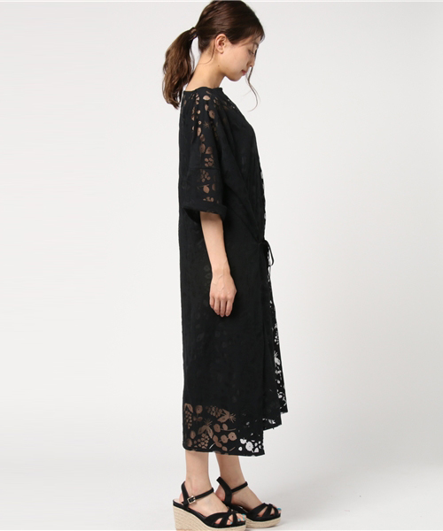 bulle de savon（ビュルデサボン）の「花畑オパールpr    ビックOP（ワンピース・レディース・ホワイト/ブルー/ブラック・FREE）」の5枚目の写真