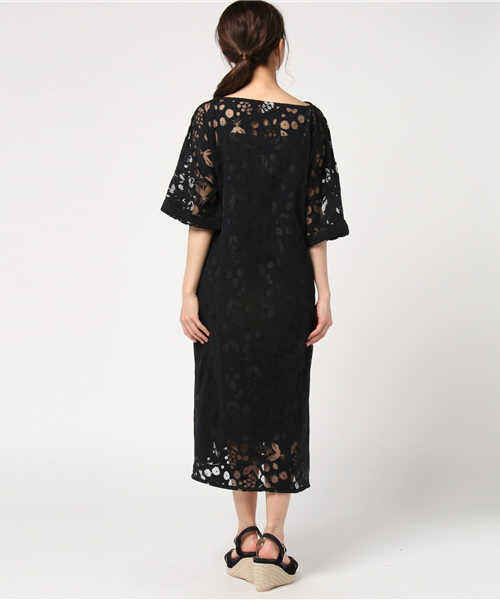 bulle de savon（ビュルデサボン）の「花畑オパールpr    ビックOP（ワンピース・レディース・ホワイト/ブルー/ブラック・FREE）」の6枚目の写真