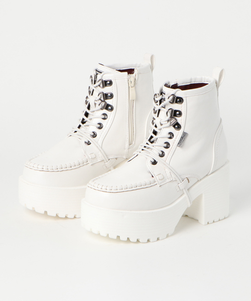 YOSUKE（ヨースケ）の「「YOSUKE/ヨースケ」厚底レースアップショートブーツ（ブーツ・レディース・ブラック/ブラウン系その他/ホワイト/ブラウン/ワイン/ネイビー/クリアブラック/ブラック系その他/グリーン系その他/シルバー/ブラックミックス/ブラック×レッド・M/S/L/LL）」の2枚目の写真