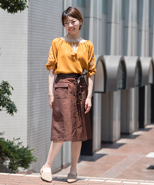 NATURAL BEAUTY BASIC（ナチュラルビューティーベーシック）の「刺しゅうスリーブブラウス（シャツ/ブラウス・レディース・イエロー/ホワイト系その他/ブラック・SMALL/MEDIUM）」の10枚目の写真