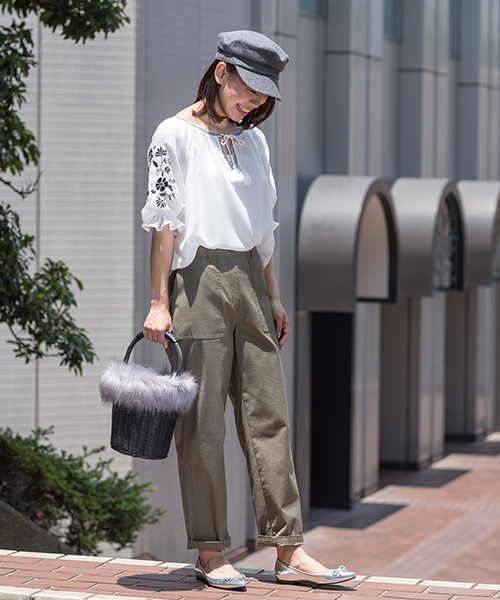 NATURAL BEAUTY BASIC（ナチュラルビューティーベーシック）の「刺しゅうスリーブブラウス（シャツ/ブラウス・レディース・イエロー/ホワイト系その他/ブラック・SMALL/MEDIUM）」の12枚目の写真