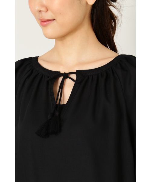 NATURAL BEAUTY BASIC（ナチュラルビューティーベーシック）の「刺しゅうスリーブブラウス（シャツ/ブラウス・レディース・イエロー/ホワイト系その他/ブラック・SMALL/MEDIUM）」の22枚目の写真