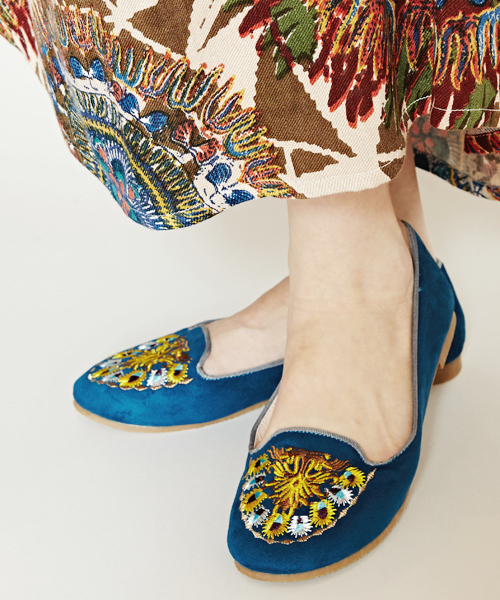 チャイハネ（チャイハネ）の「【チャイハネ】フォークロア刺繍フラットパンプス（パンプス・レディース・ブラック/コバルトブルー/イエロー/パープル・LARGE/MEDIUM）」の3枚目の写真