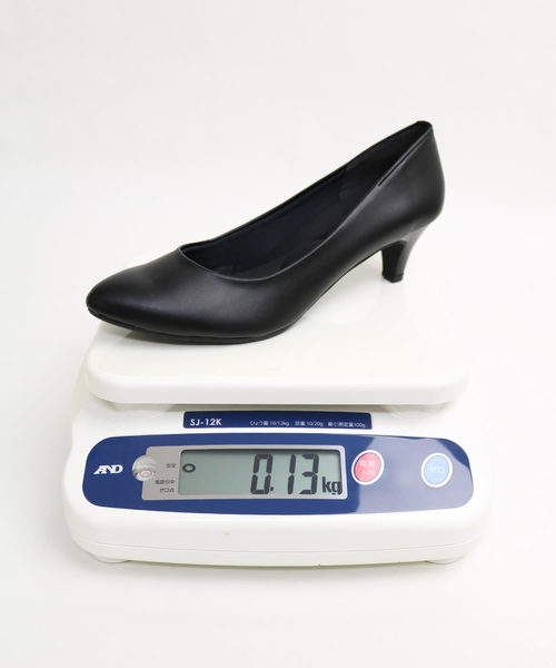 BETTY CLUB(ベティクラブ)の「【防水加工】撥水ふかふかクッション軽量アーモンドトゥパンプス【5cmヒール】(パンプス・レディース・ブラック・22.5cm/23.5cm/24.5cm/23.0cm/24.0cm)」の2枚目の写真