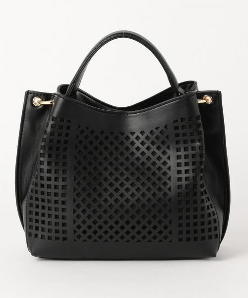 BEAUTY&YOUTH UNITED ARROWS（ビューティーアンドユースユナイテッドアローズ）の「BY フェイクレザー カットワークバッグ -2WAY- o（ショルダーバッグ・レディース・ブラック/ナチュラル・FREE）」の4枚目の写真