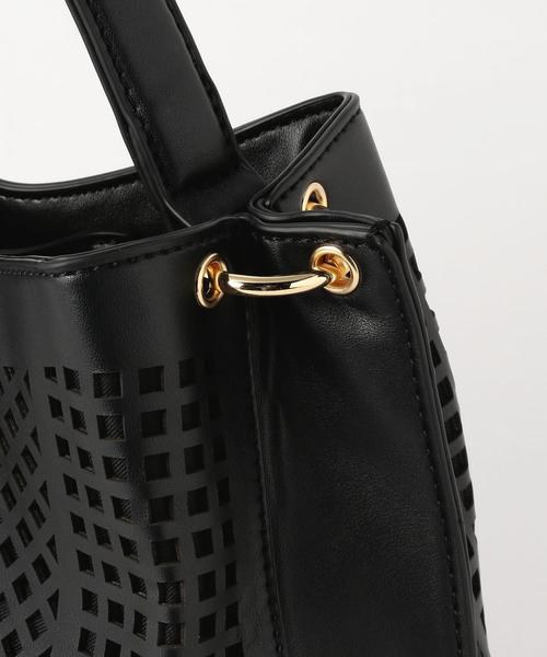 BEAUTY&YOUTH UNITED ARROWS（ビューティーアンドユースユナイテッドアローズ）の「BY フェイクレザー カットワークバッグ -2WAY- o（ショルダーバッグ・レディース・ブラック/ナチュラル・FREE）」の6枚目の写真