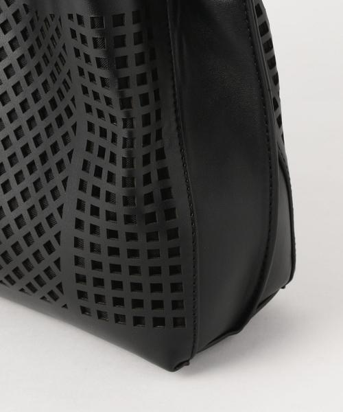 BEAUTY&YOUTH UNITED ARROWS（ビューティーアンドユースユナイテッドアローズ）の「BY フェイクレザー カットワークバッグ -2WAY- o（ショルダーバッグ・レディース・ブラック/ナチュラル・FREE）」の12枚目の写真