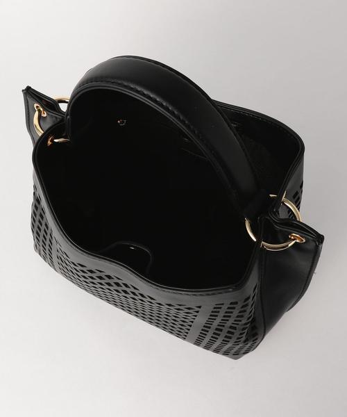 BEAUTY&YOUTH UNITED ARROWS（ビューティーアンドユースユナイテッドアローズ）の「BY フェイクレザー カットワークバッグ -2WAY- o（ショルダーバッグ・レディース・ブラック/ナチュラル・FREE）」の7枚目の写真