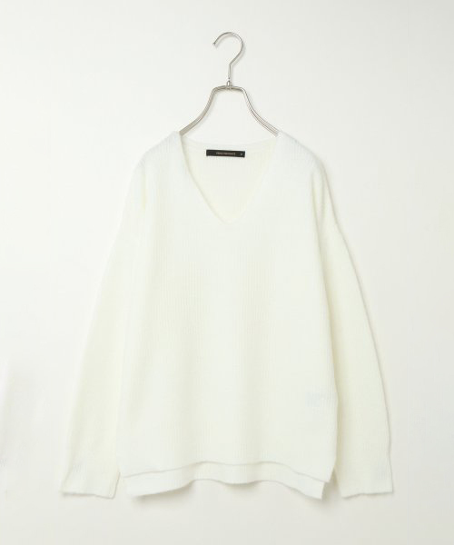 VENCEEXCHANGE（ヴァンスエクスチェンジ）の「Vネックニット（ニット/セーター・レディース・ホワイト/アッシュグレー/ダークグリーン/その他28・M/L）」の2枚目の写真