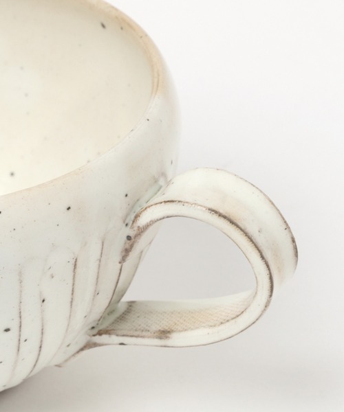 studio CLIP（スタディオクリップ）の「削ぎ目陶器スープマグ（グラス/マグカップ/タンブラー・レディース・アイボリー/ダークブラウン・FREE）」の6枚目の写真