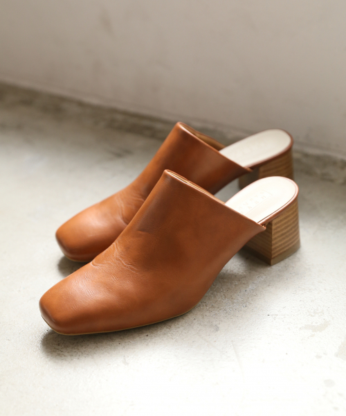 LOWRYS FARM(ローリーズファーム)の「コウブカヒールミュール 821240(パンプス・レディース・ブラック/ブラウン/ブルー・MEDIUM/LARGE)」の2枚目の写真