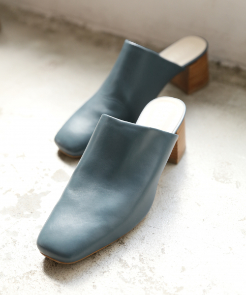 LOWRYS FARM(ローリーズファーム)の「コウブカヒールミュール 821240(パンプス・レディース・ブラック/ブラウン/ブルー・MEDIUM/LARGE)」の12枚目の写真