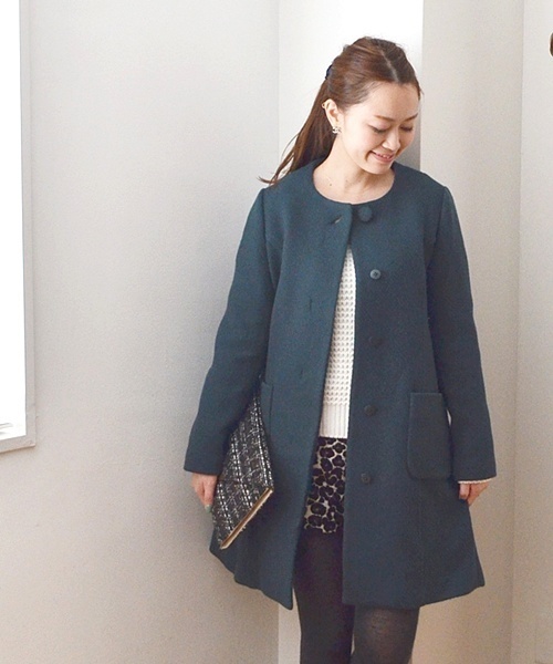 Khaju(カージュ)の「Khaju:ノーカラーフレアコート ○(その他アウター・レディース・グリーン/キャメル・ONE SIZE)」の2枚目の写真