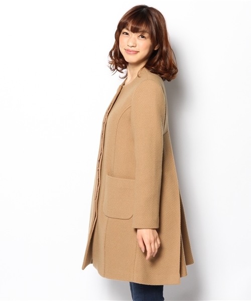 Khaju(カージュ)の「Khaju:ノーカラーフレアコート ○(その他アウター・レディース・グリーン/キャメル・ONE SIZE)」の4枚目の写真