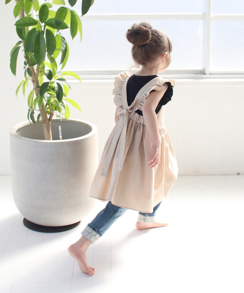 Rora（ローラ）の「ミンゴ エプロン ドレス  (2color) ワンピース（エプロン・キッズ・ベージュ/ワインレッド・S/M/L/XL/2XL）」の6枚目の写真