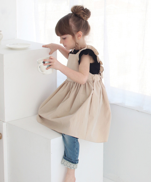 Rora（ローラ）の「ミンゴ エプロン ドレス  (2color) ワンピース（エプロン・キッズ・ベージュ/ワインレッド・S/M/L/XL/2XL）」の10枚目の写真